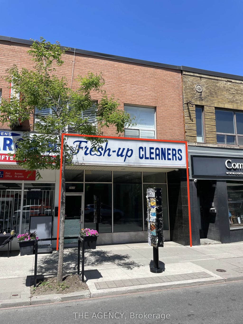 2936 Dundas Street W, Toronto W02