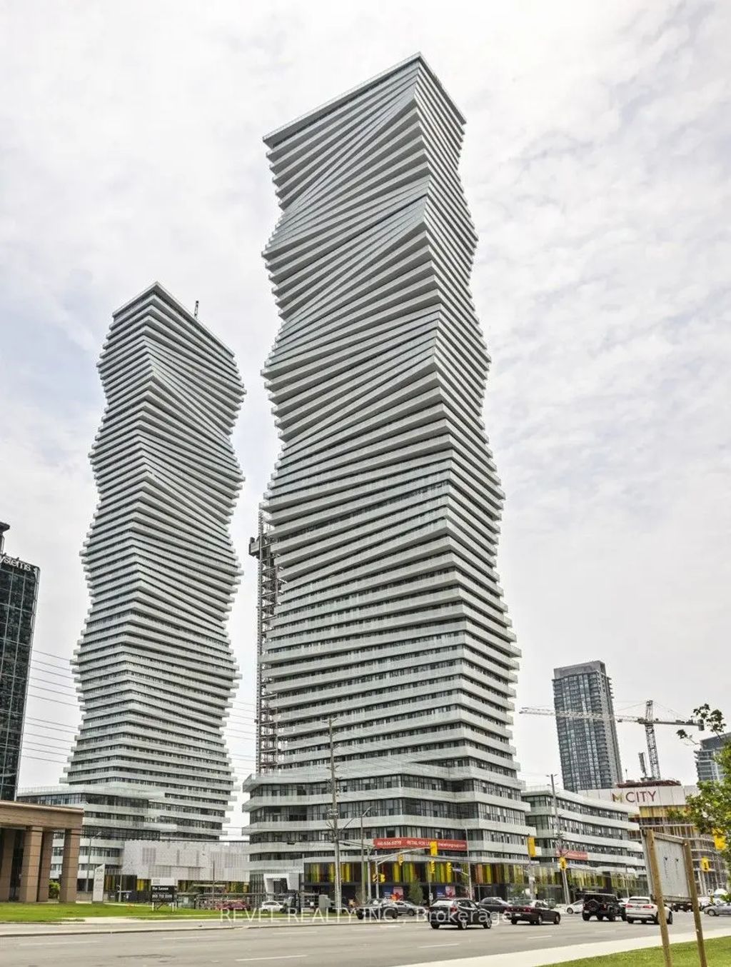 3900 Confederation Parkway 2408, Mississauga