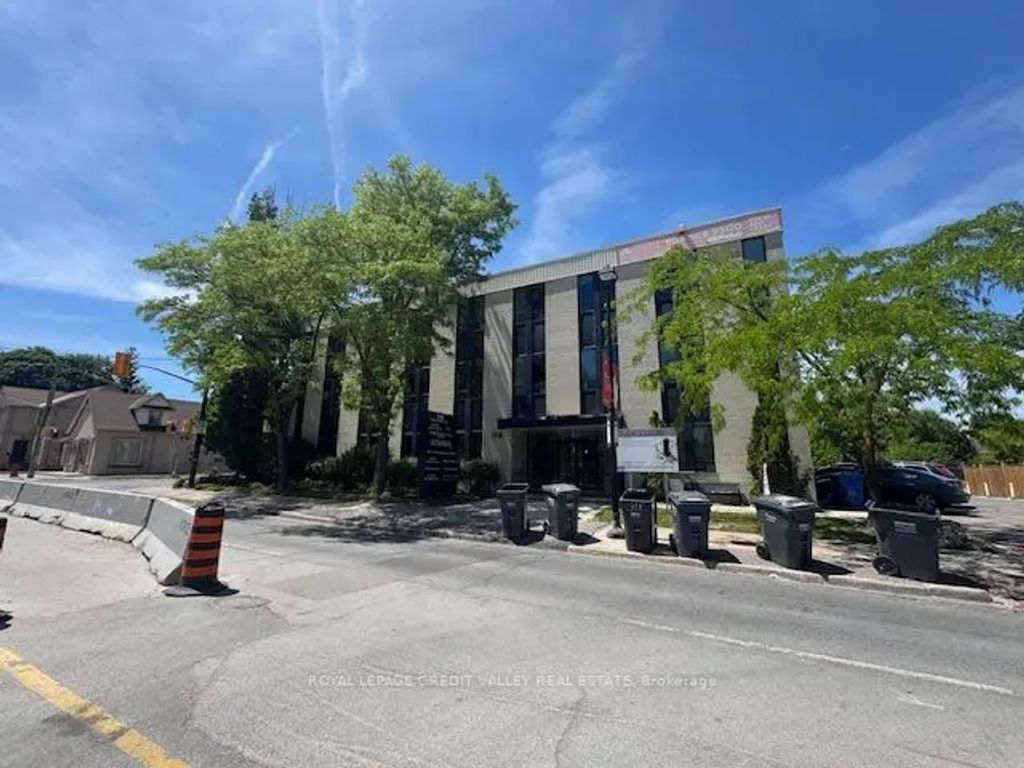 118 Queen Street W 106, Brampton