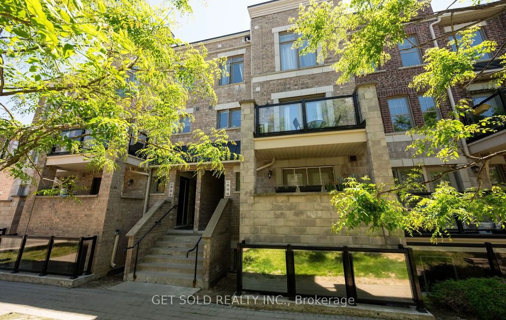 80 Parrotta Drive 132, Toronto W05