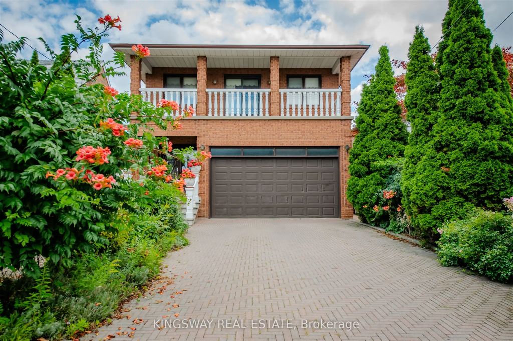 27 Mulholland Avenue, Toronto W04