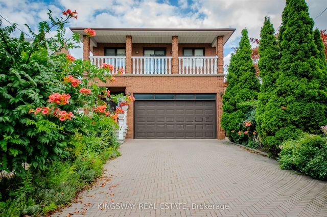 27 Mulholland Avenue, Toronto W04