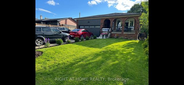 86 Langside Avenue, Toronto W04