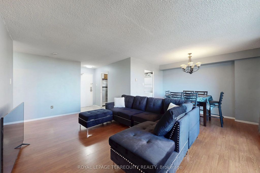 5 San Romanoway N/a 410, Toronto W05