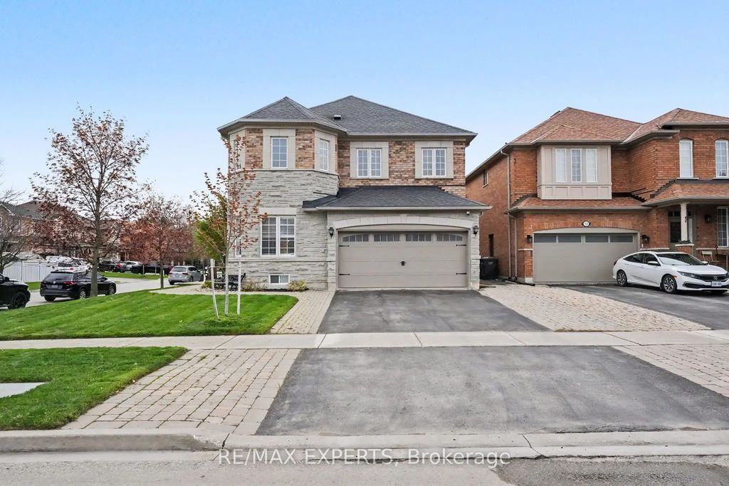 2 Ironhorse Crescent, Caledon