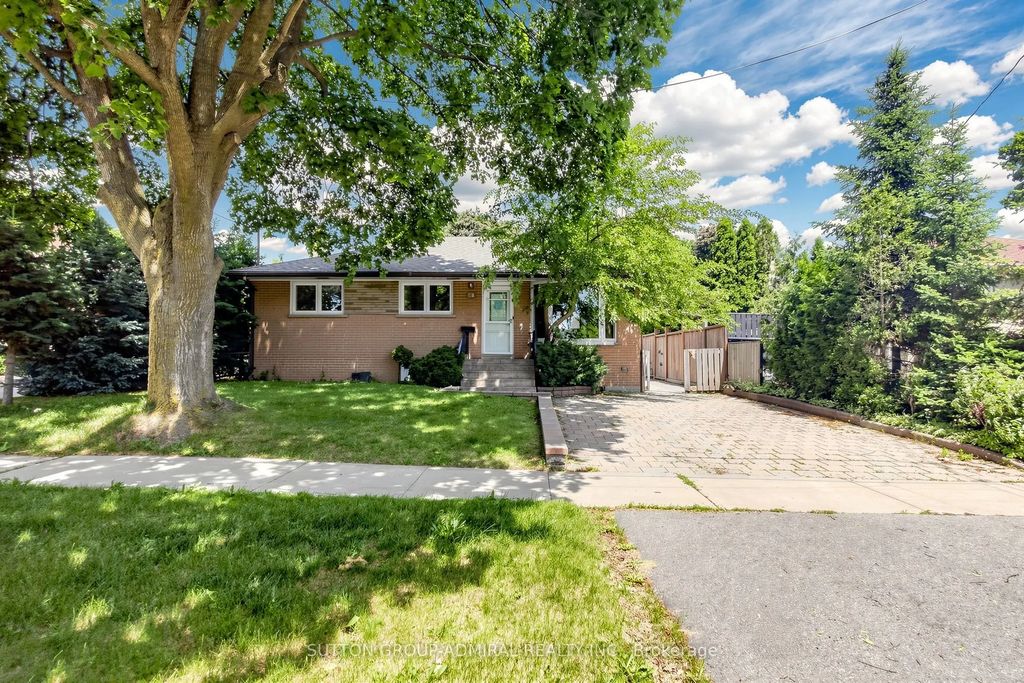 34 Paragon Road, Toronto W09