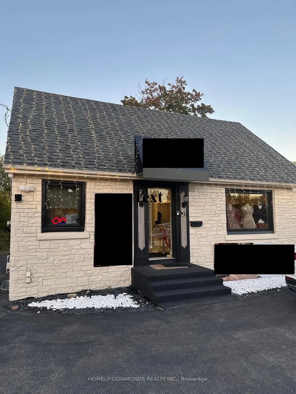 31 Queen Street S, Mississauga