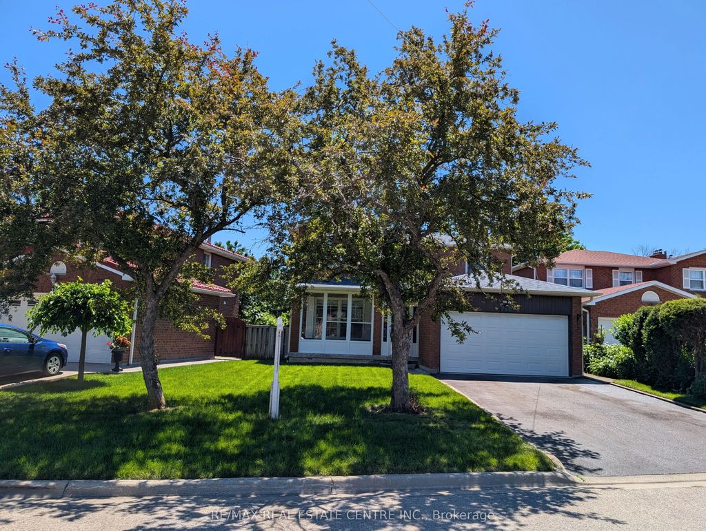 796 Buckingham Court, Mississauga