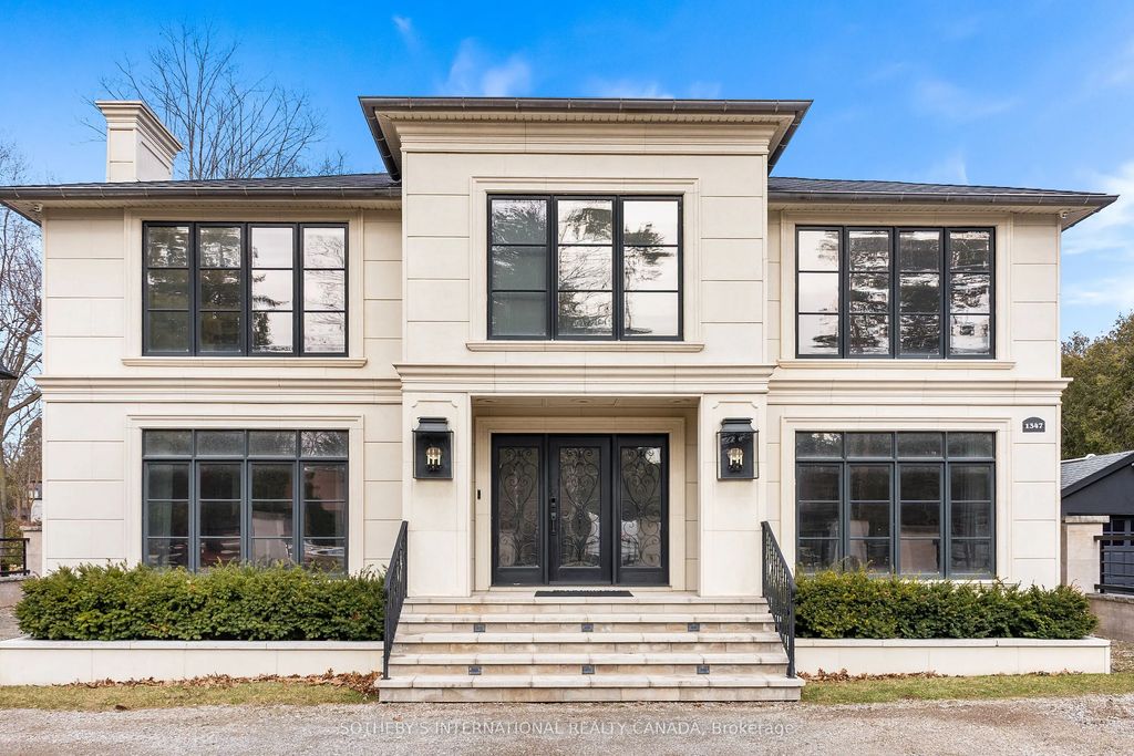 1347 Queen Victoria Avenue, Mississauga