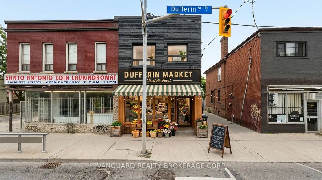 1212 Dufferin Street, Toronto W02