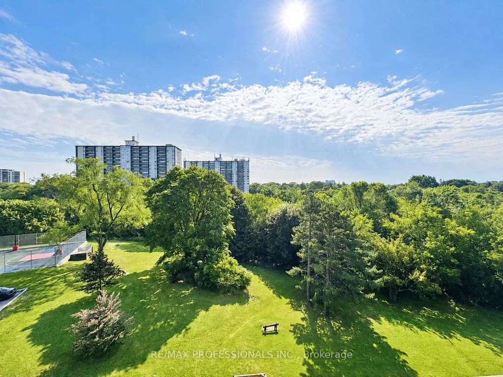 11 Wincott Drive 602, Toronto W09