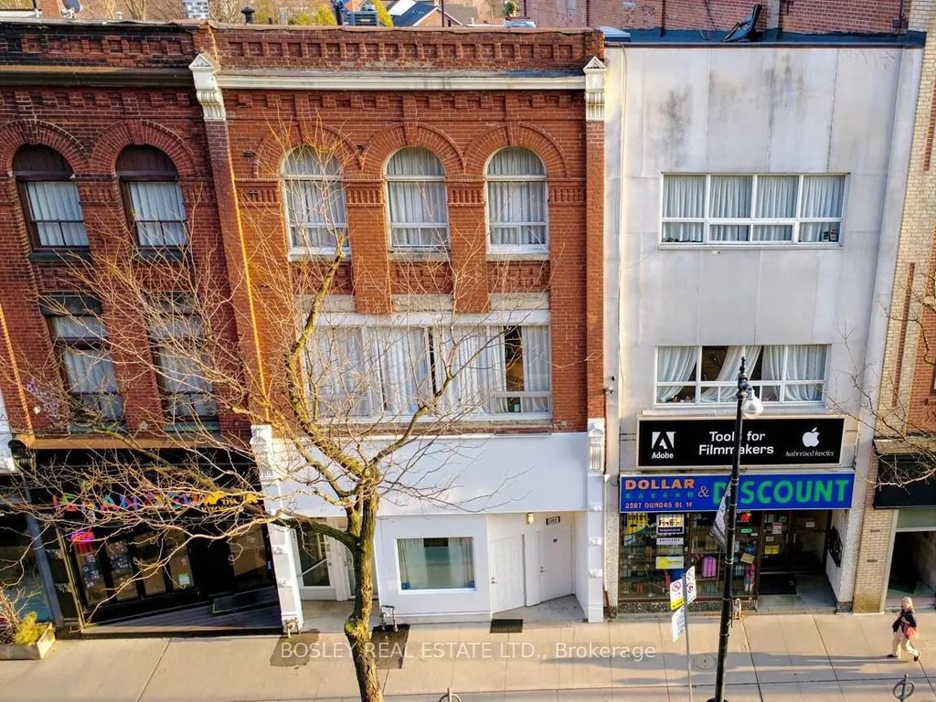 2963 Dundas Street W, Toronto W02