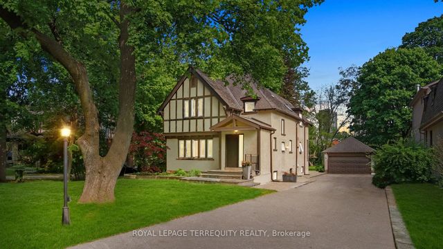 65 Burnhamthorpe Crescent, Toronto W08