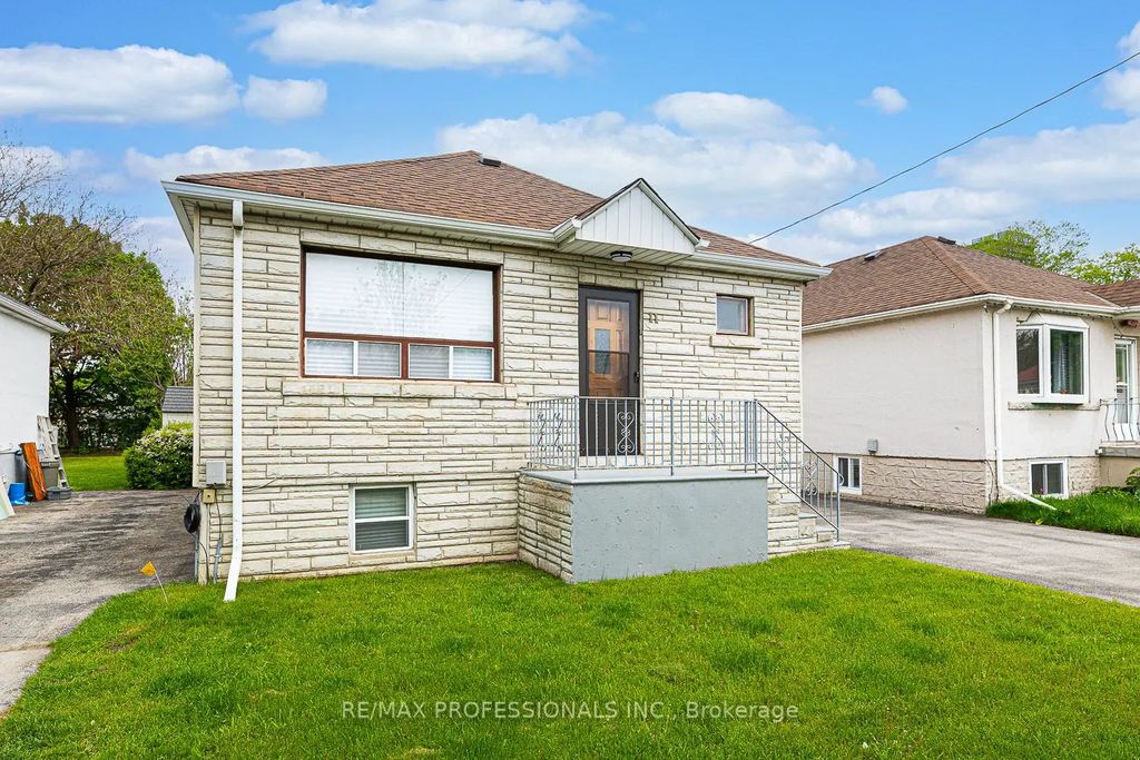 11 Stock Avenue, Toronto W08