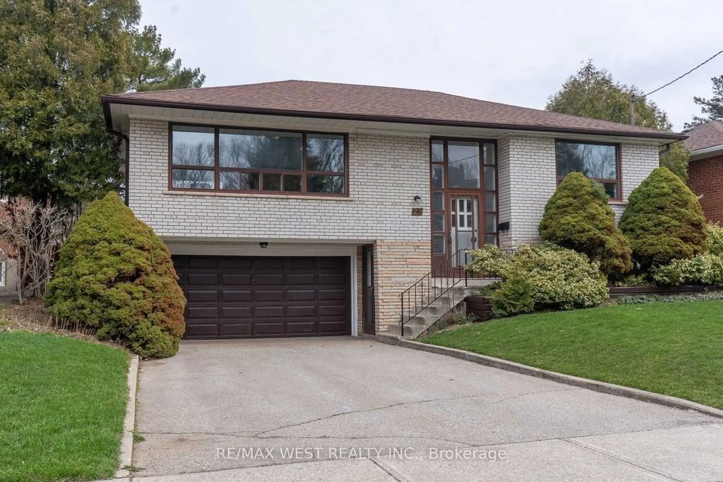 29 Fulwell Crescent, Toronto W05