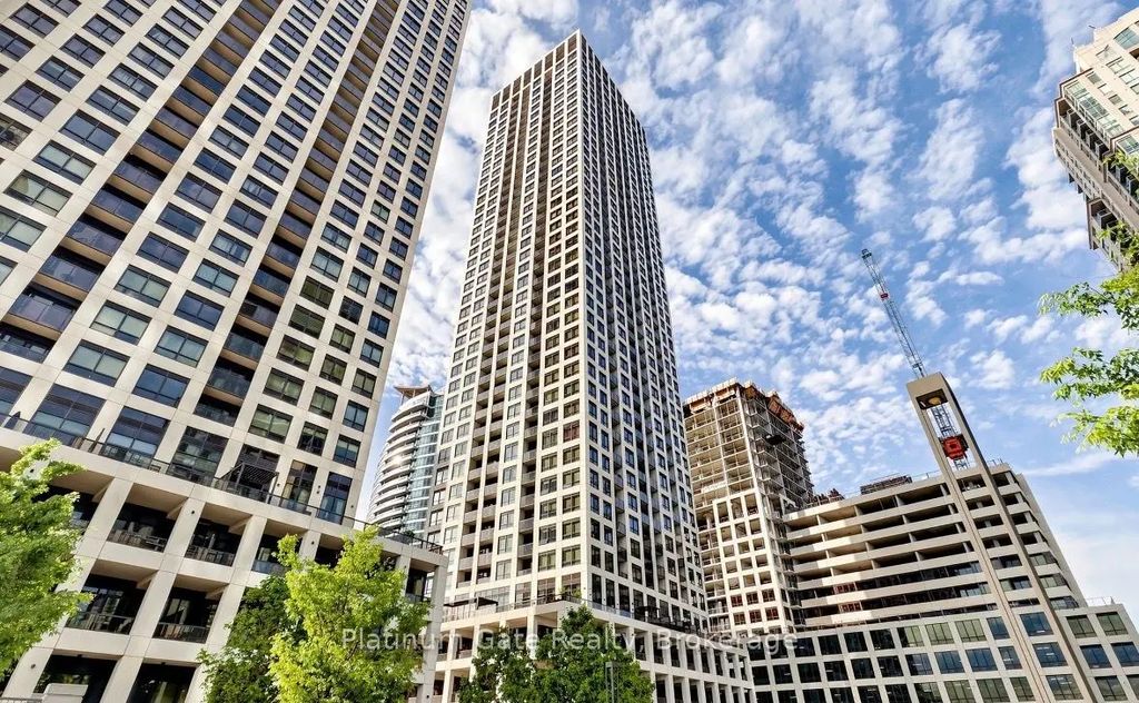 30 Elm Drive W 1702, Mississauga