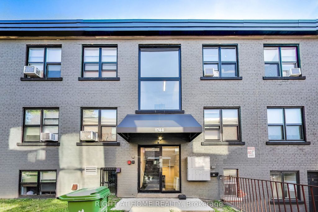 1738 Wilson Avenue 13, Toronto W05