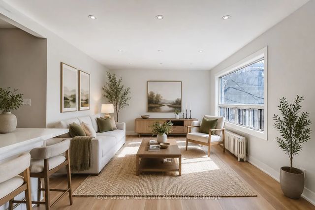 237 Lakeshore Road E 2, Mississauga
