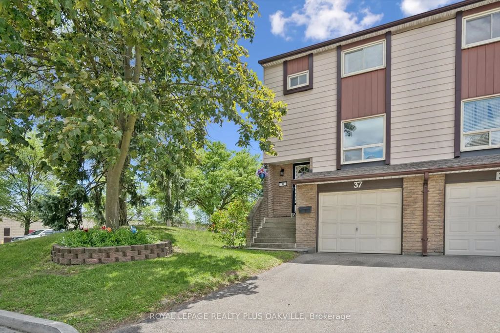 1221 Dundix Road 37, Mississauga