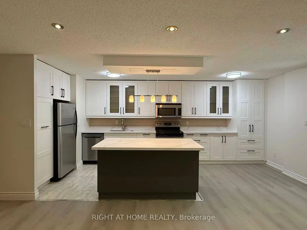 3025 The Credit Woodlands Drive 109, Mississauga