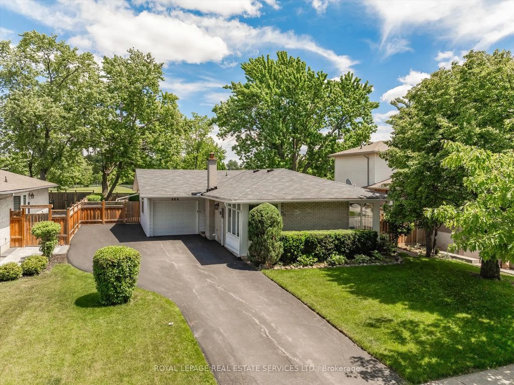 484 Grand Boulevard, Oakville