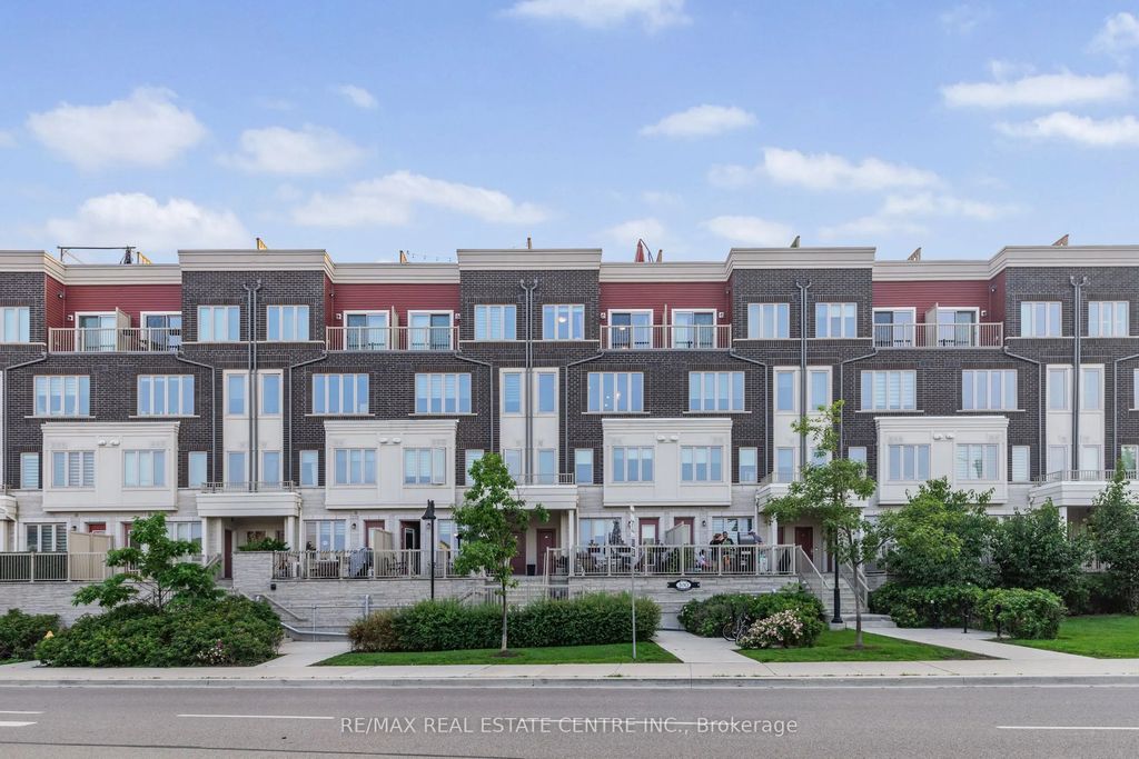 100 Long Branch Avenue 27, Toronto W06