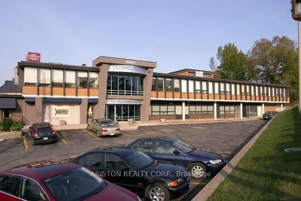 4800 Dundas Street W 001, Toronto W08