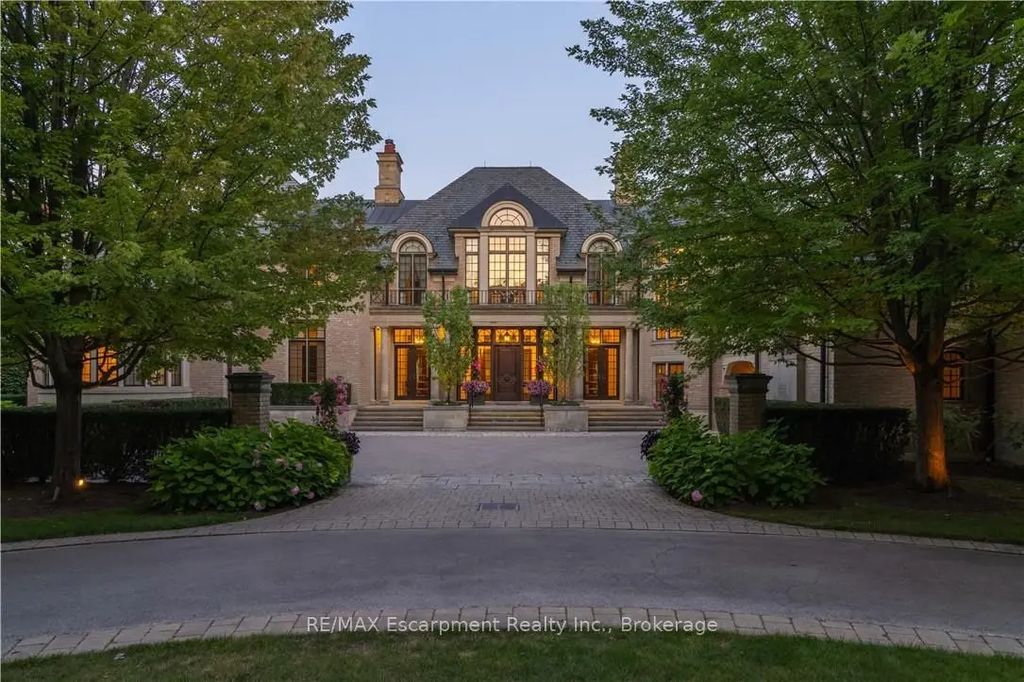 2054 Lakeshore Road E, Oakville