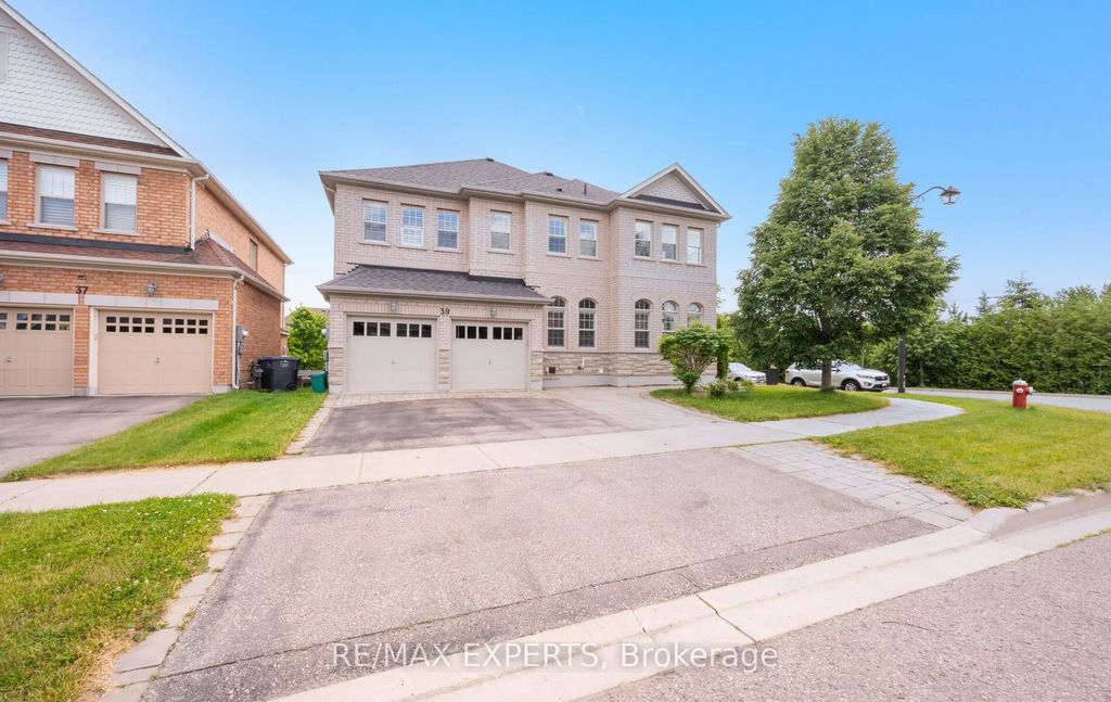 39 Paisley Green Avenue, Caledon