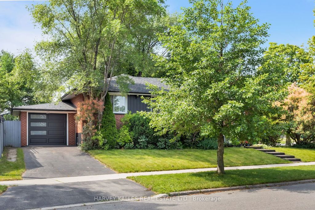 49 Learmont Drive, Toronto W09