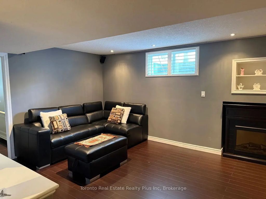 4 Paddington Road Bsmt, Brampton