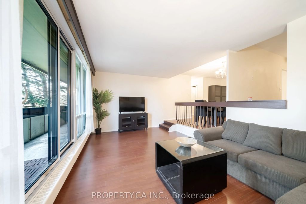 455 Sentinel Road 307, Toronto W05