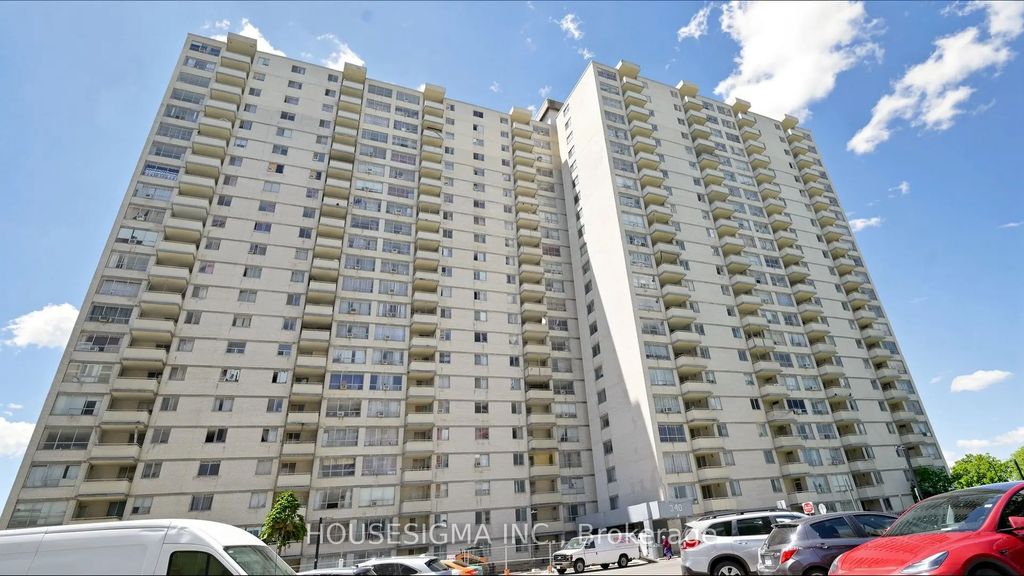 340 Dixon Road 1811, Toronto W09