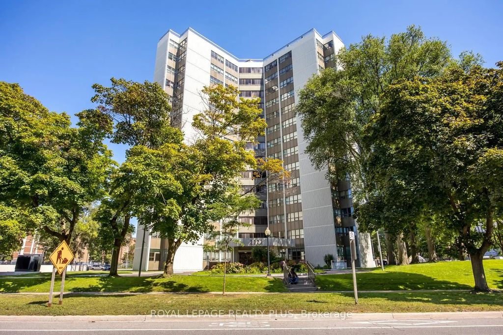 2323 Confederation Parkway 408, Mississauga
