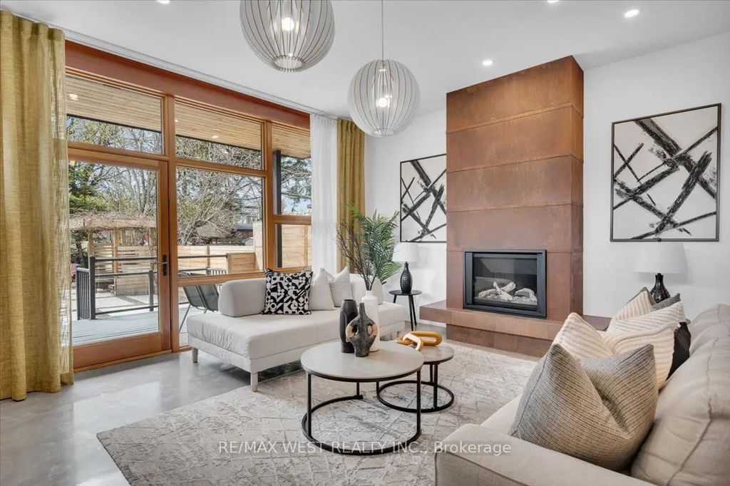 38 Smithfield Drive, Toronto W07