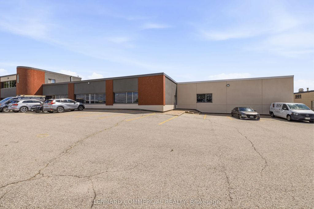 150 Norfinch Drive 1, Toronto W05