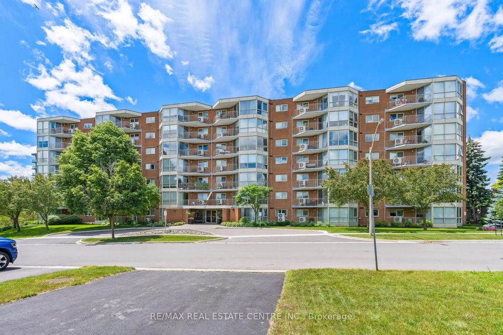 26 Hall Road 406, Halton Hills