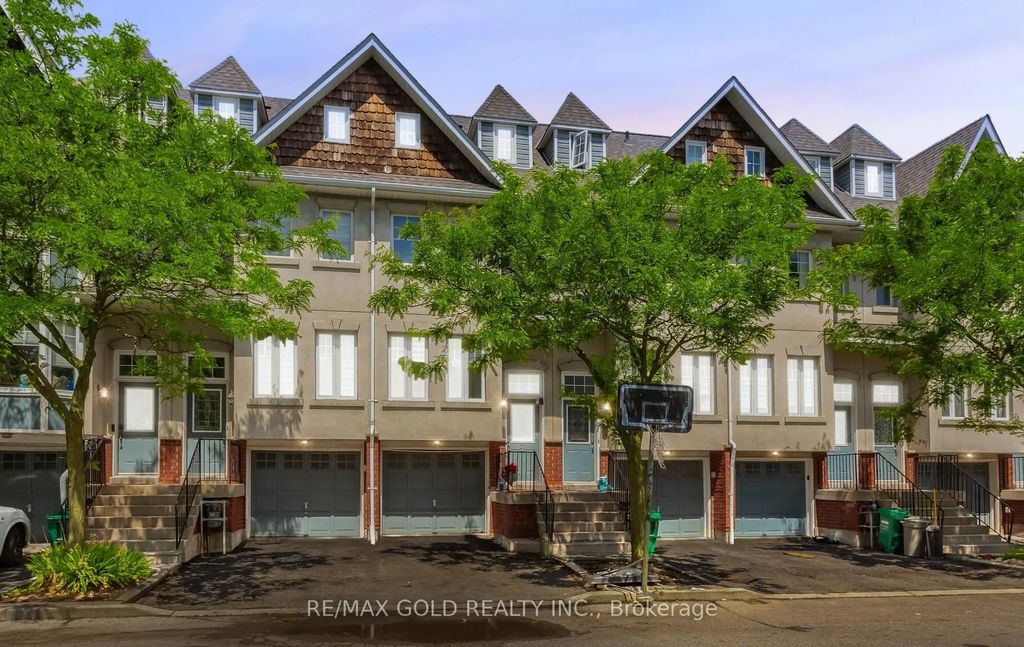 800 Dundas Street W 37, Mississauga