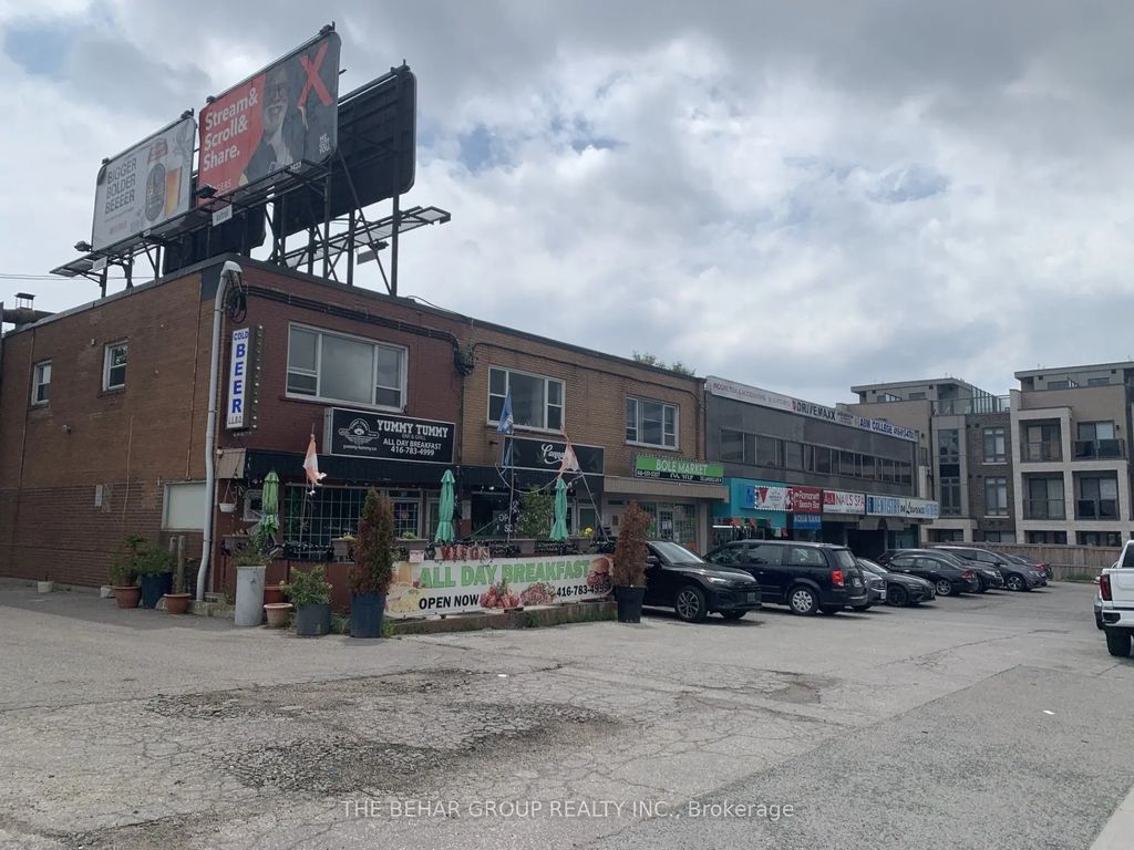 705 Lawrence Avenue W 203, Toronto W04