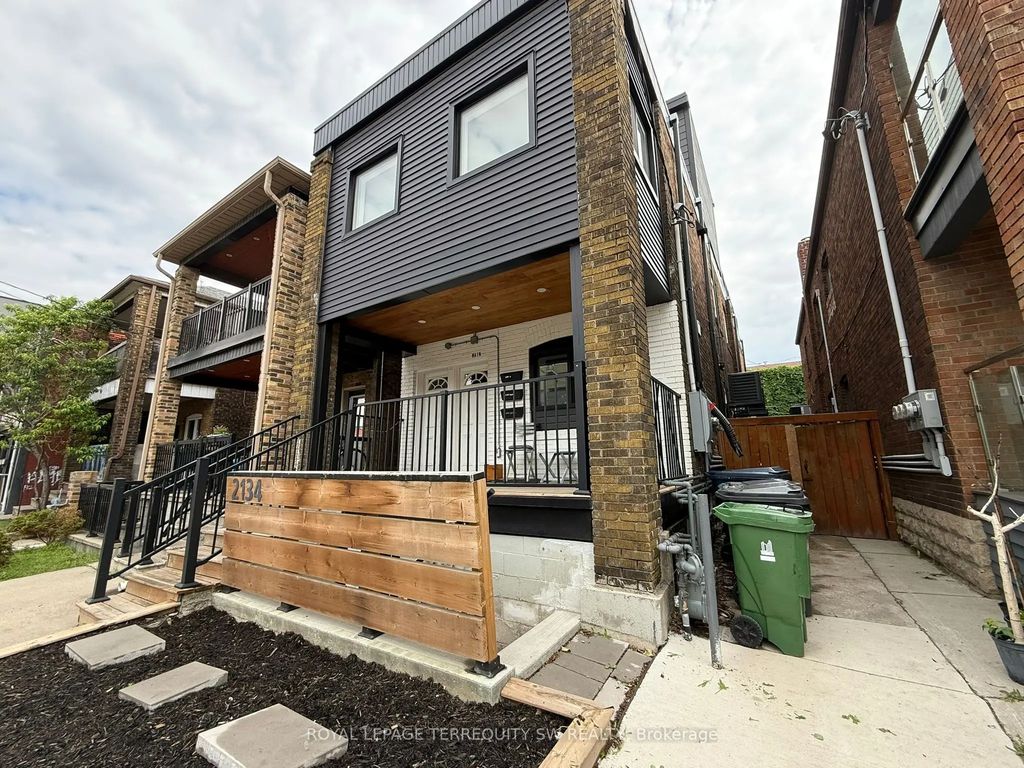 2134 Dundas Street W 1 Lower, Toronto W01