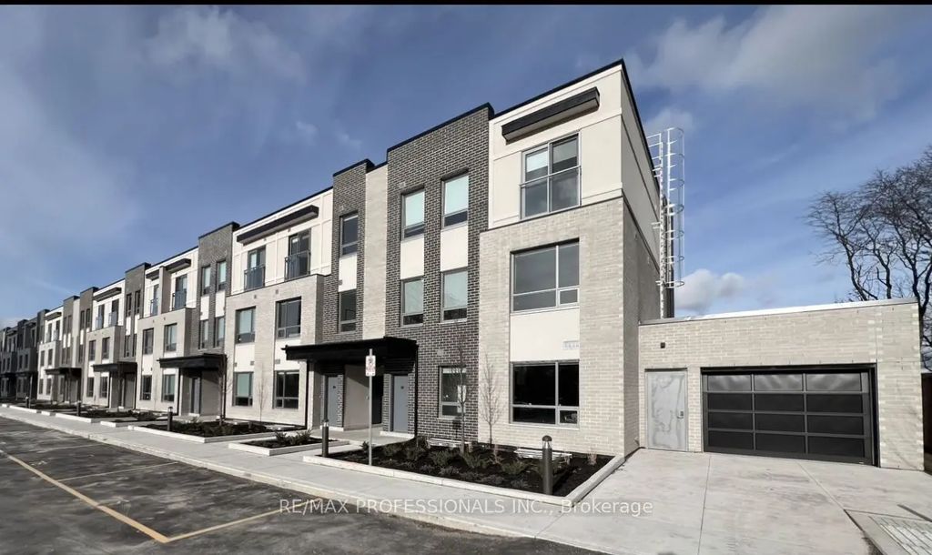62 Dixfield Drive 102, Toronto W08