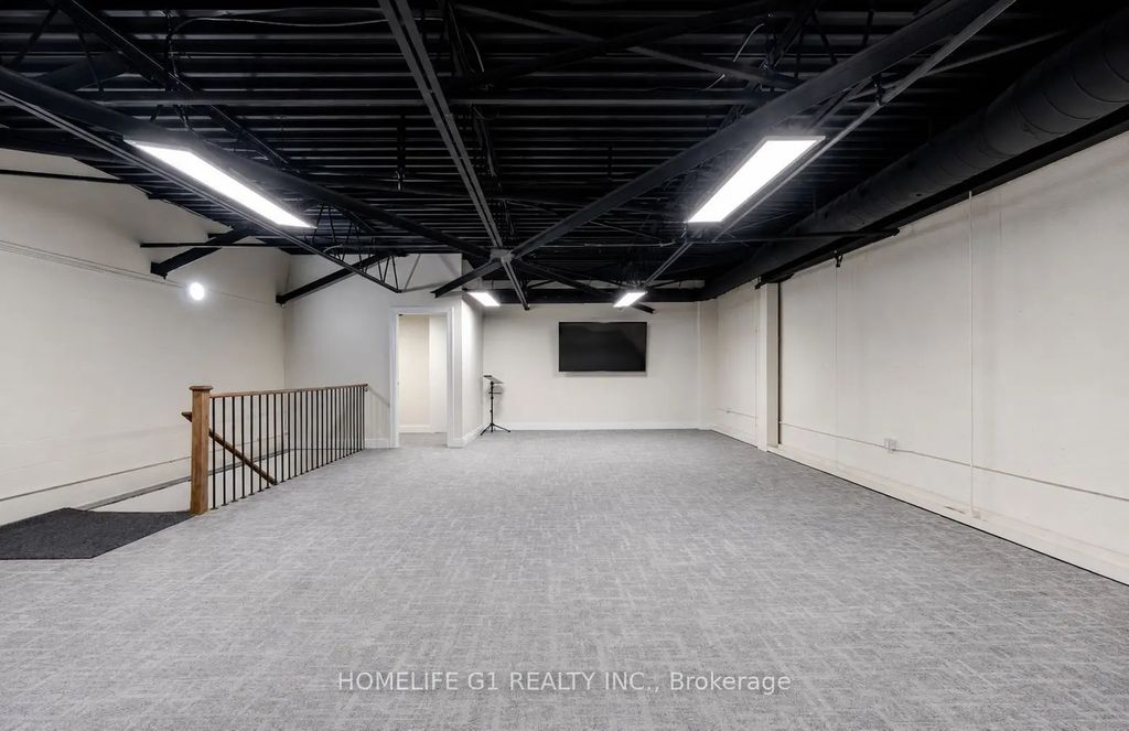 2601 Matheson Boulevard 8, Mississauga