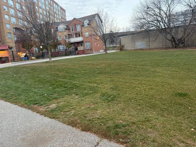 W/s Keele St N/a, Toronto W04