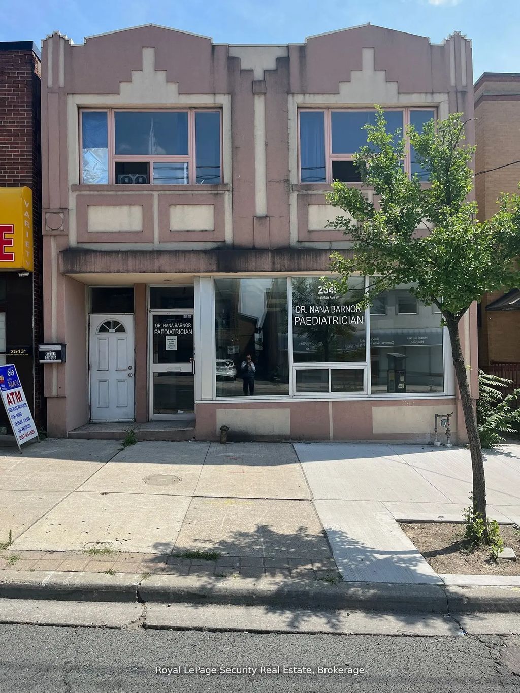 2545 Eglinton Avenue W, Toronto W03