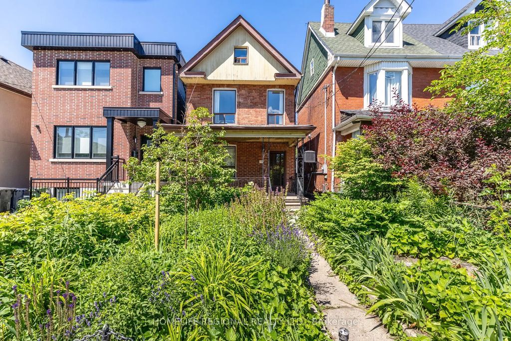 122 Emerson Avenue, Toronto W02