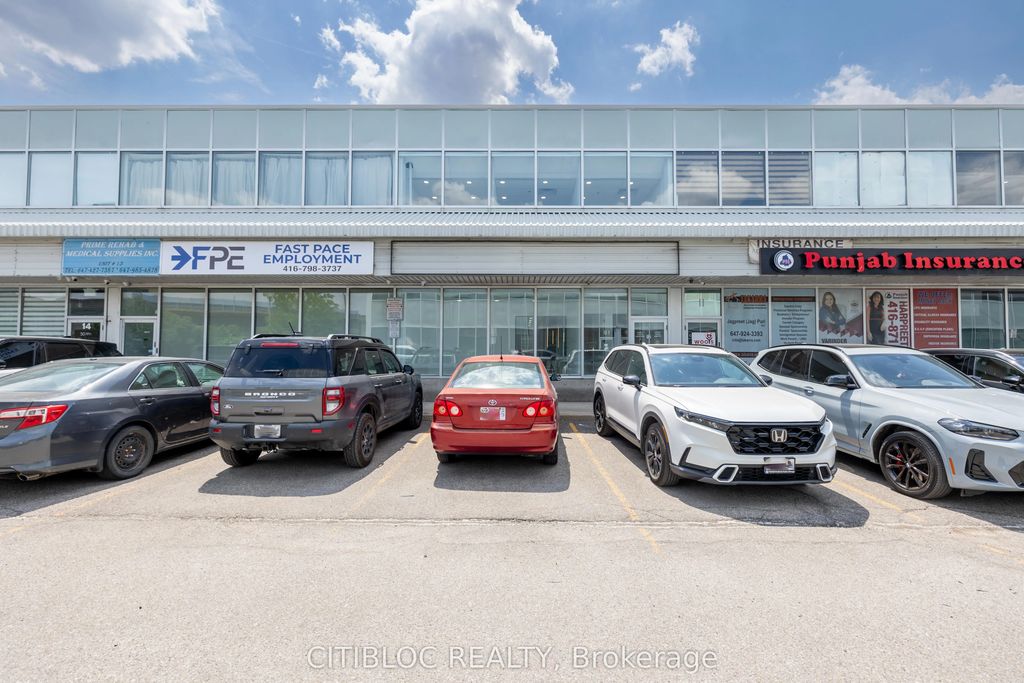 7003 Steeles Avenue W 12 / Upper, Toronto W10