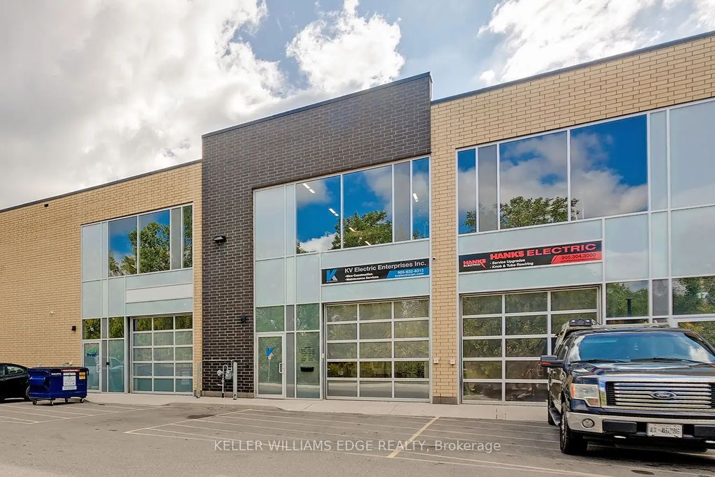 1158 King Road 16, Burlington