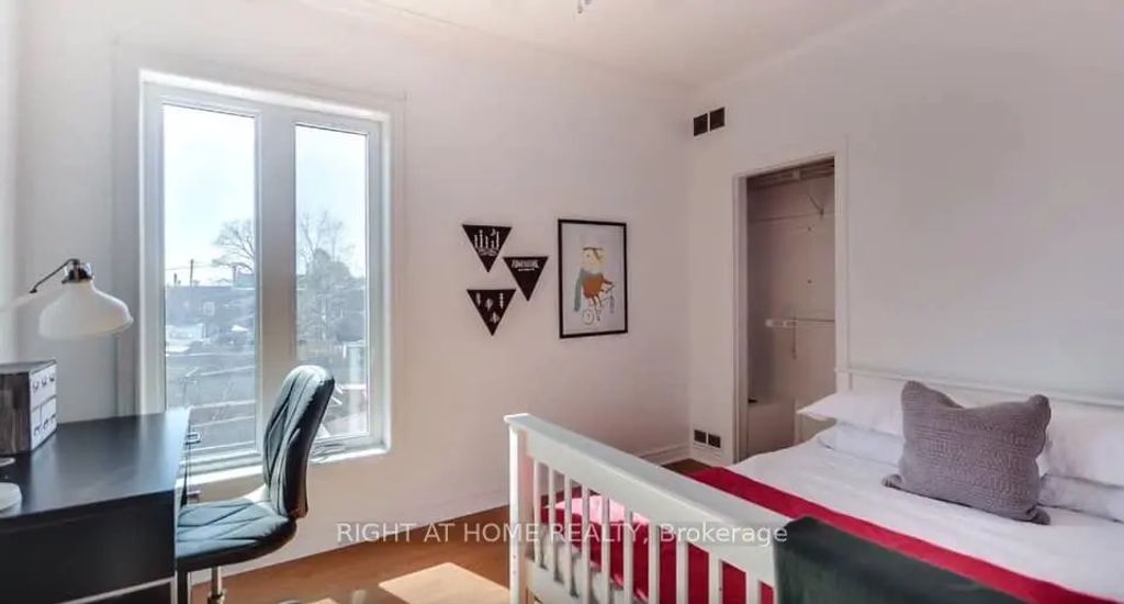 2083 Davenport Road Upper, Toronto W03