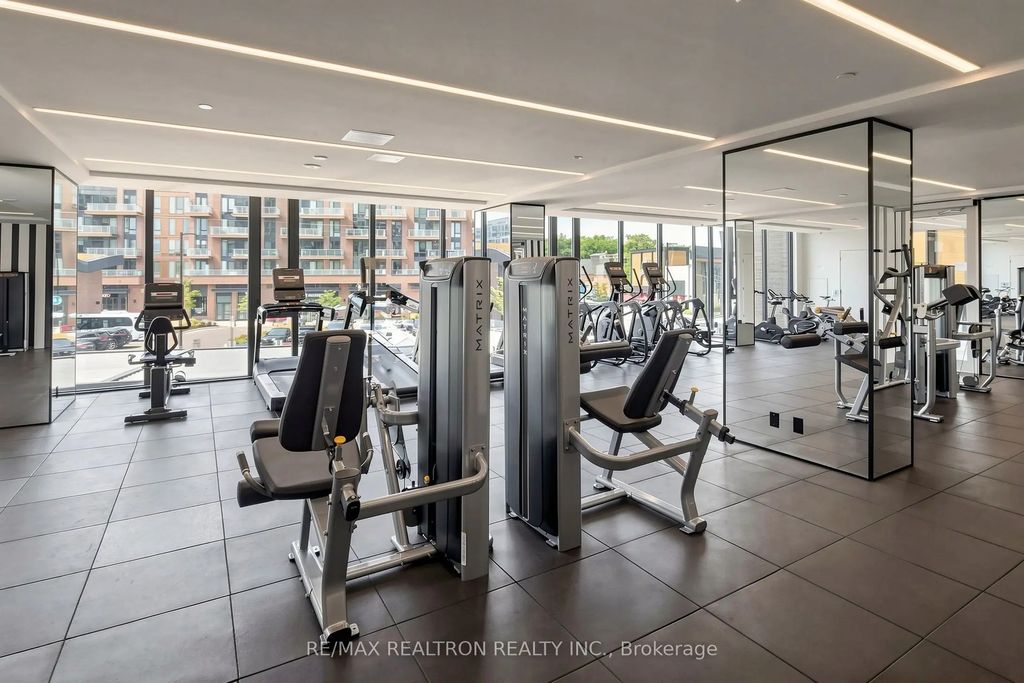 220 Missinnihe Way 817, Mississauga