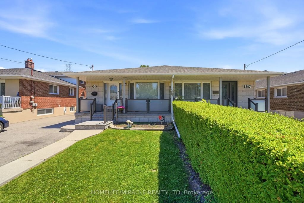 1585 Coram Crescent, Mississauga